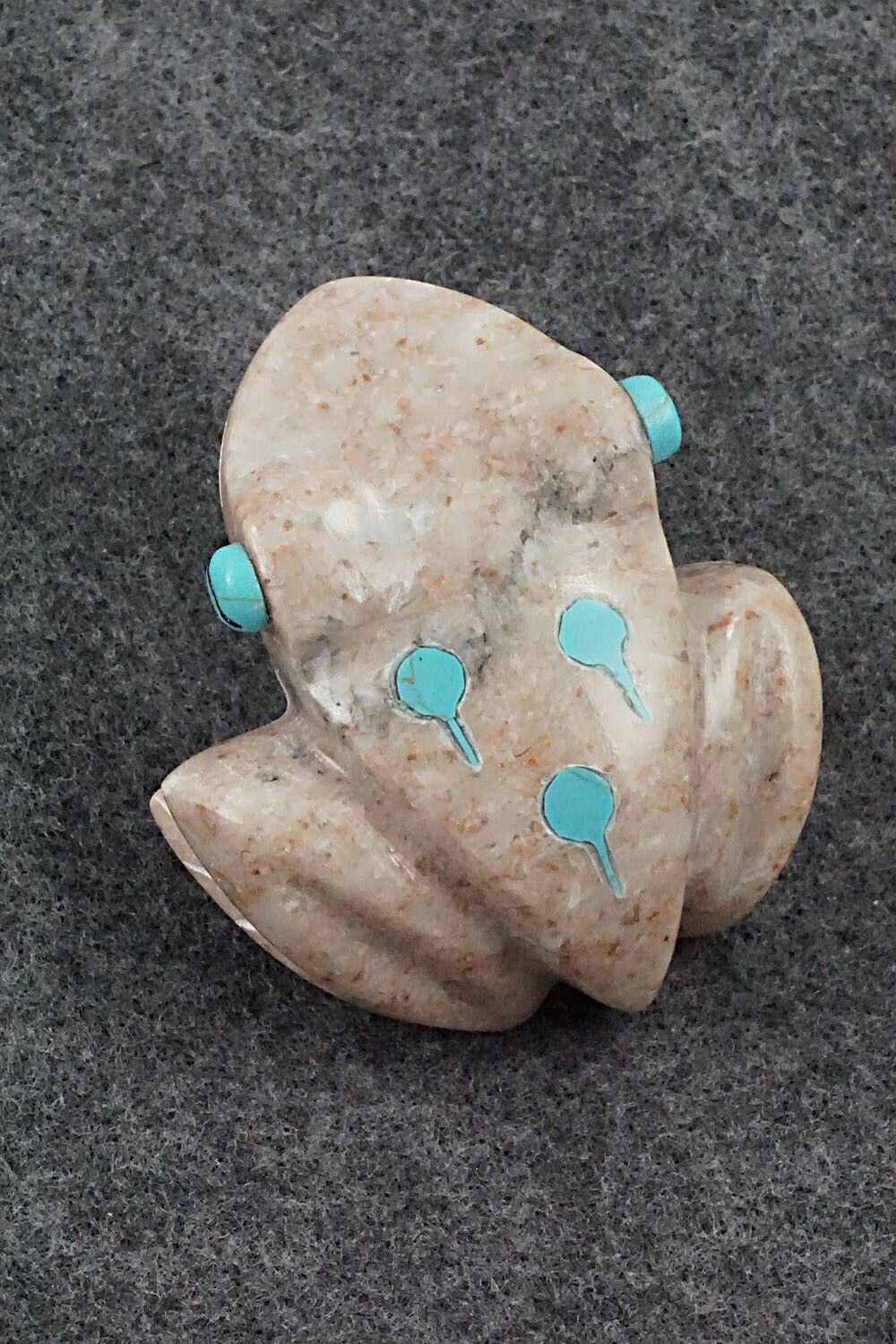 Frog Zuni Fetish Carving - Andres Lementino