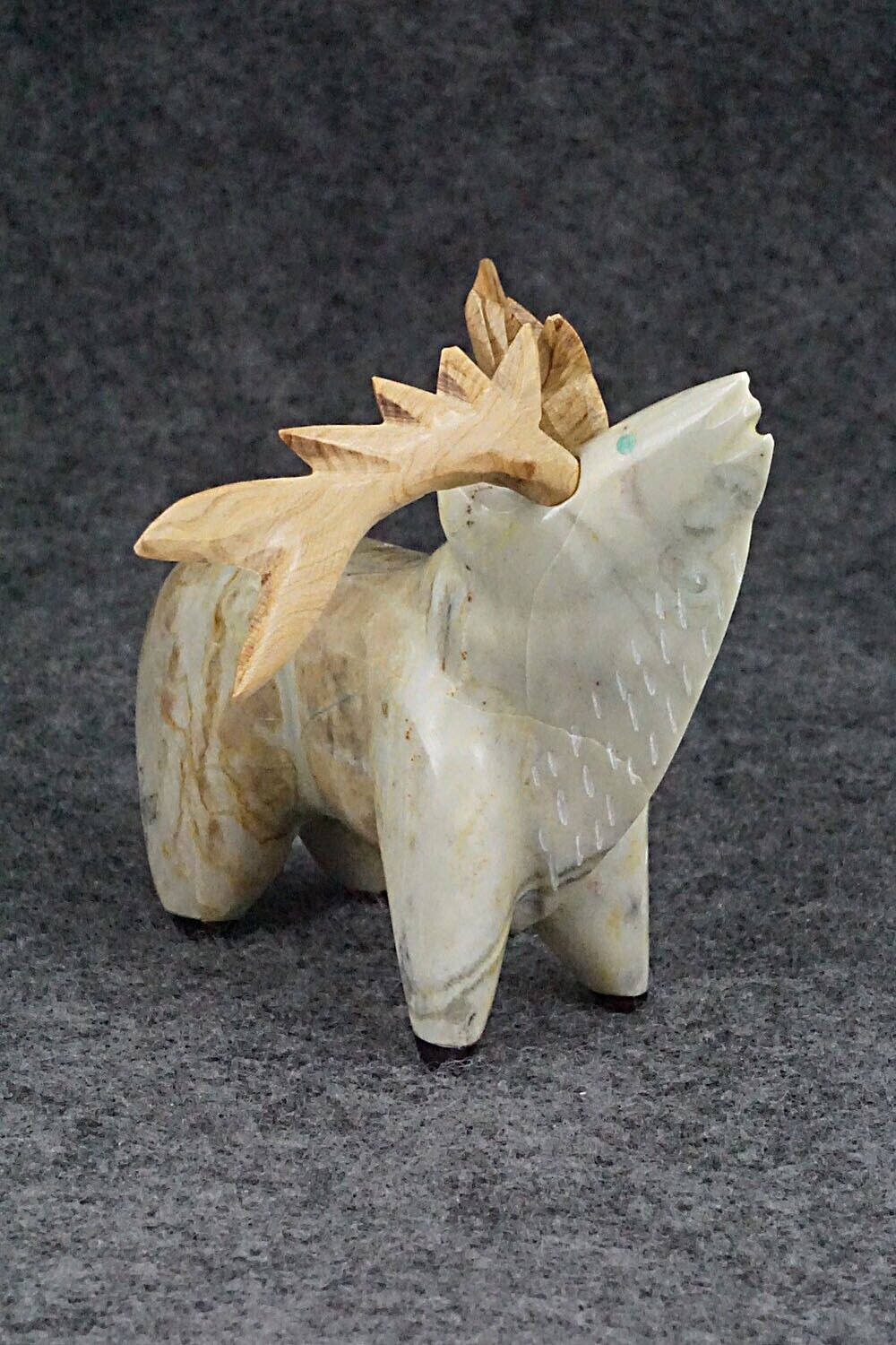 Elk Zuni Fetish Carving - Enrike Leekya