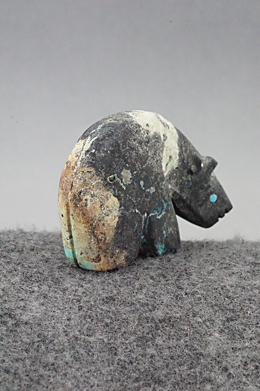 Bear Zuni Fetish Carving - Ronnie Lunasee