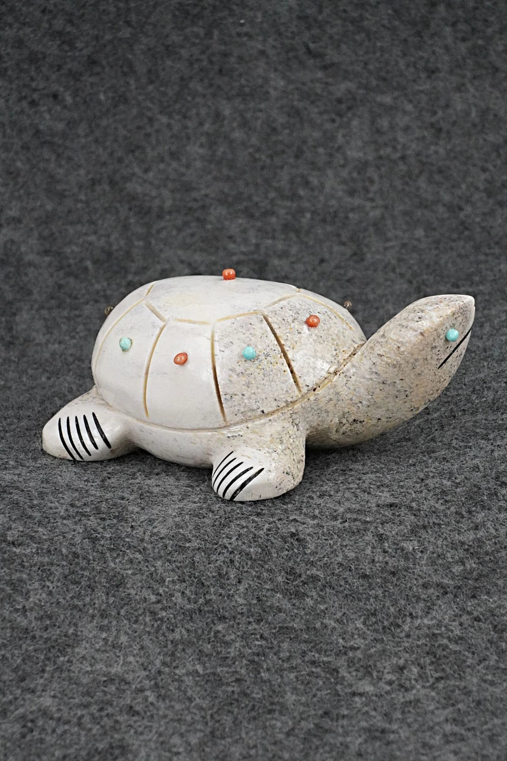 Turtle Zuni Fetish Carving - Claudia Peina