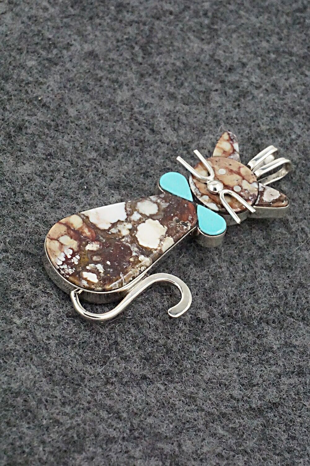 Wild Horse, Turquoise & Sterling Silver Pendant - Leavus Ahiyite