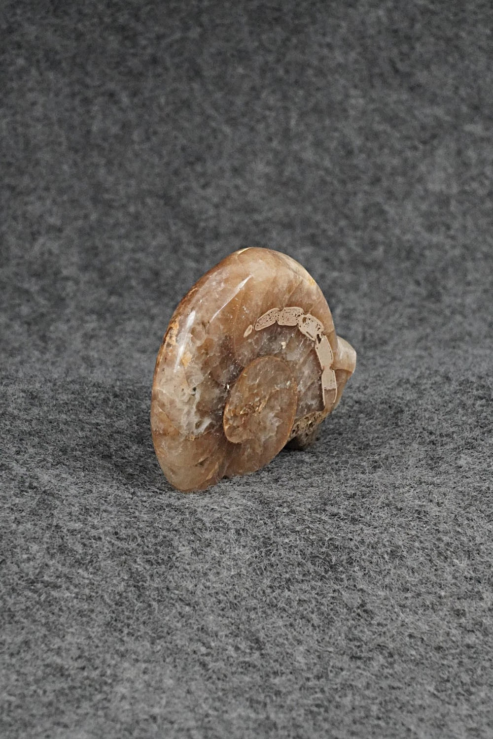 Bear Zuni Fetish Carving - Kenric Laiwakete