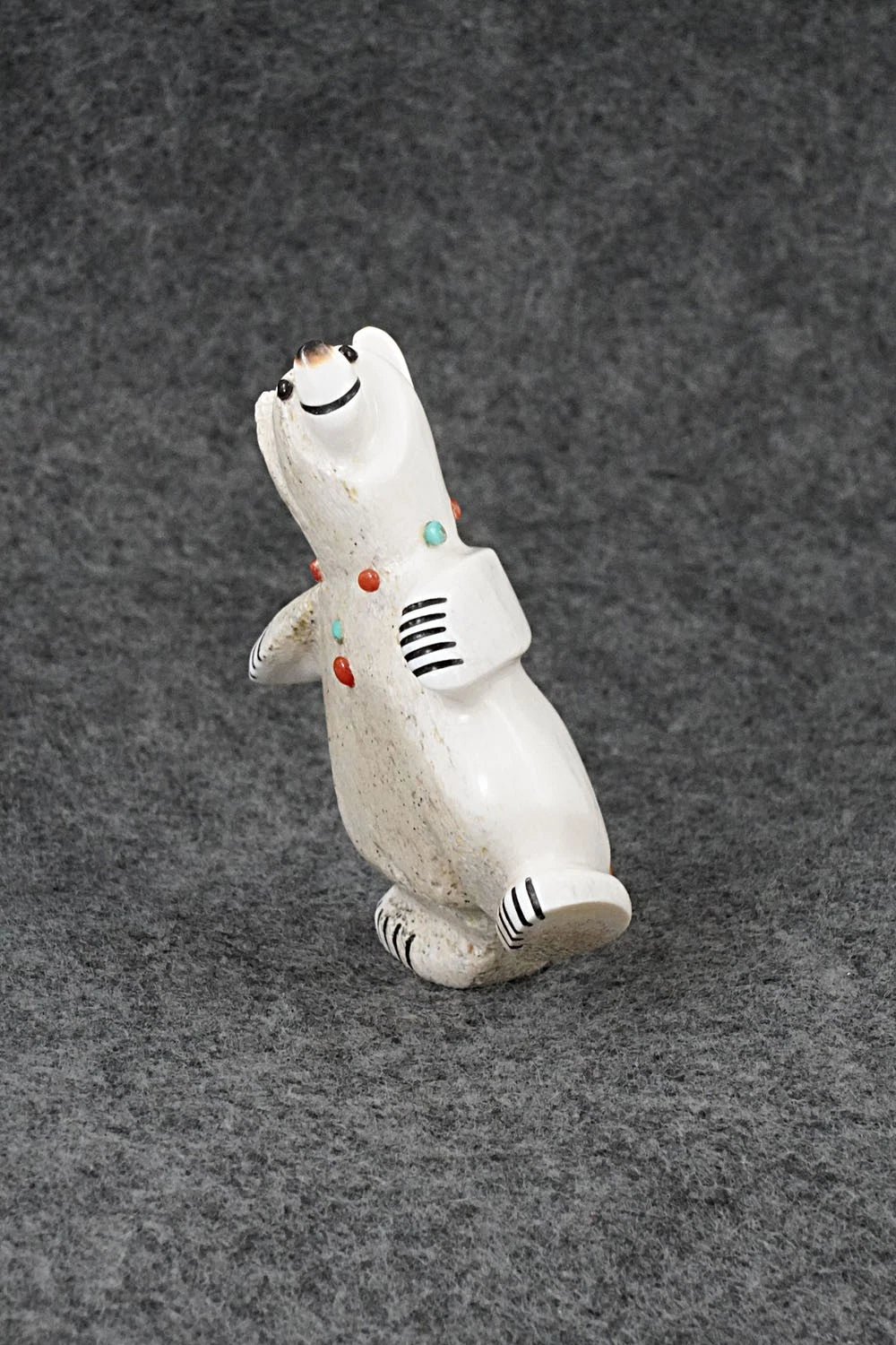 Bear Zuni Fetish Carving - Claudia Peina