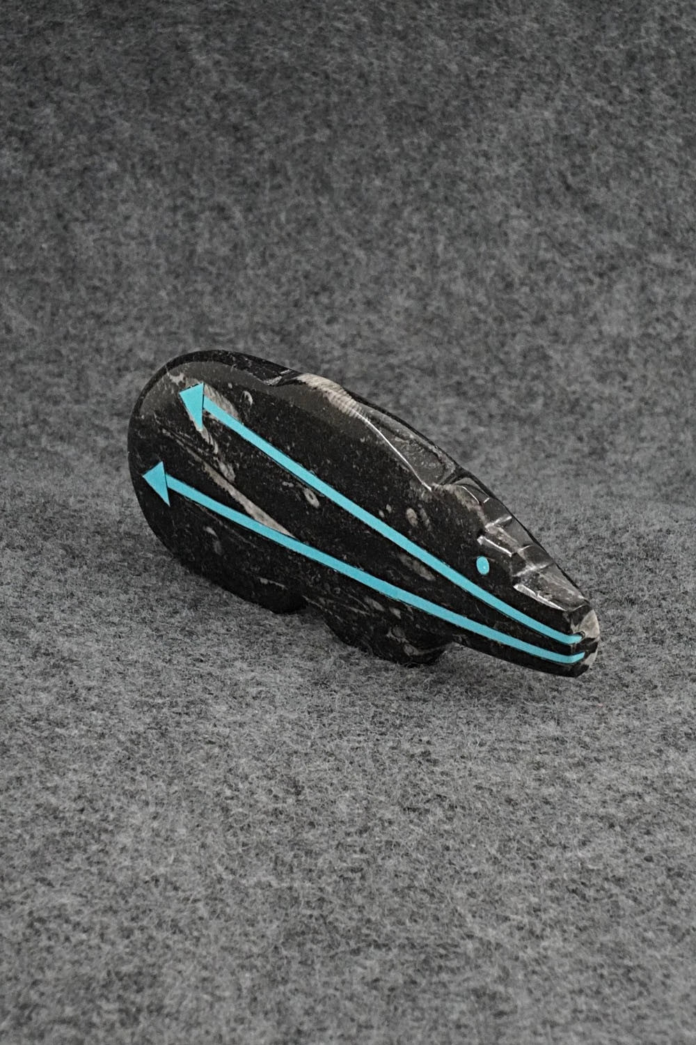 Bear Zuni Fetish Carving - Bernard Laiwakete