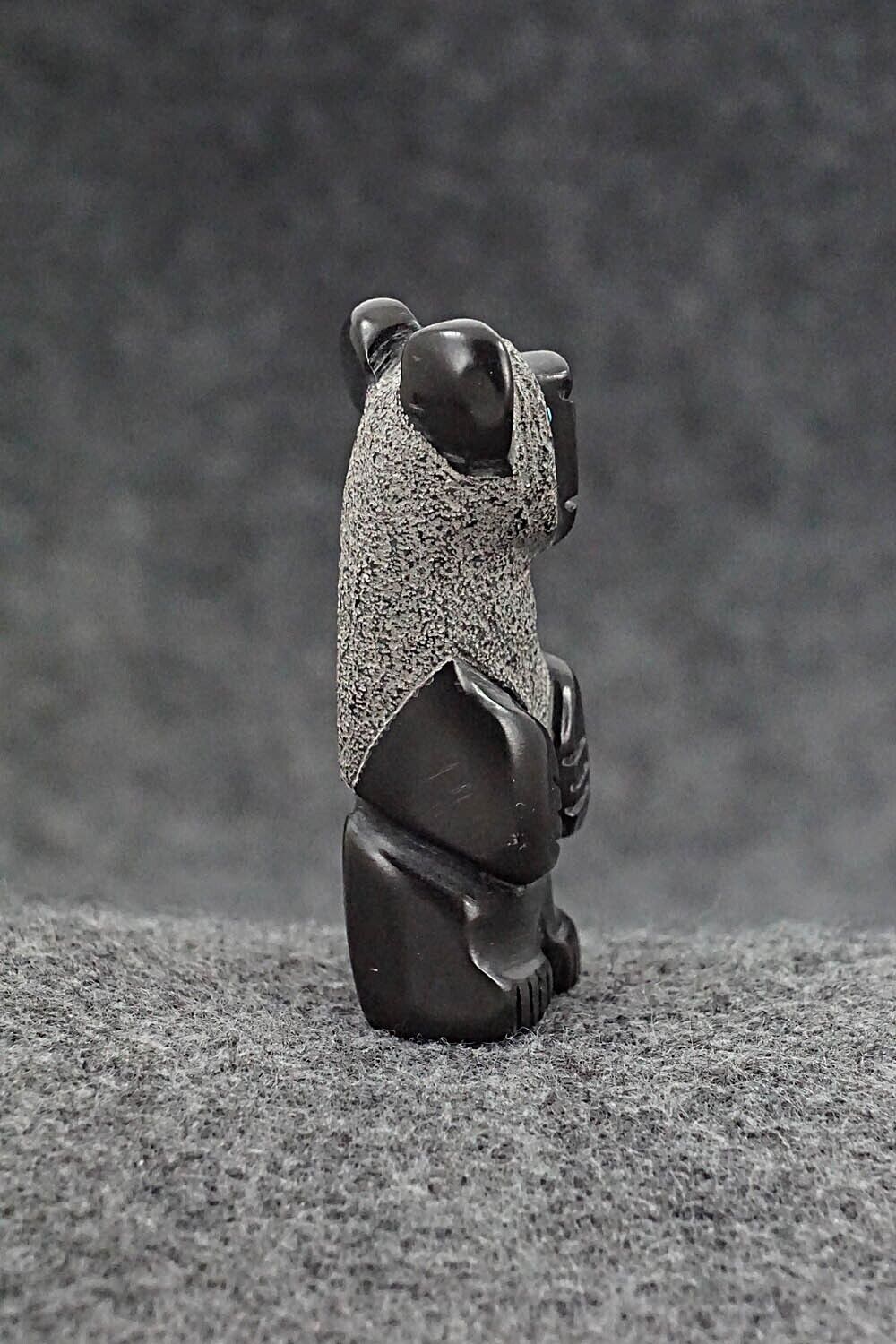 Bear Zuni Fetish Carving - Reynold Lunasee