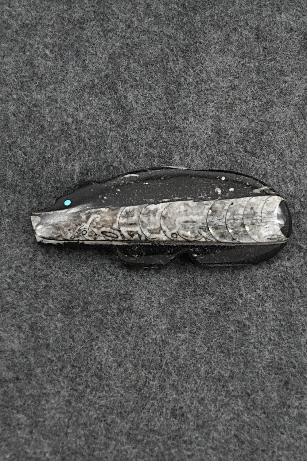 Bear Zuni Fetish Carving - Bernard Laiwakete