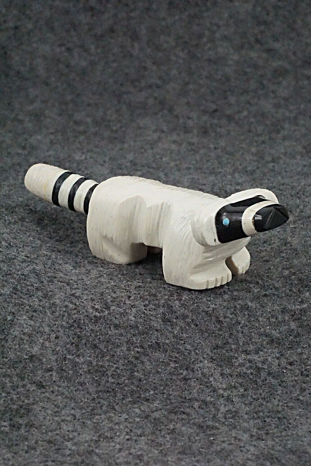 Raccoon Zuni Fetish Carving - Susette Lementino