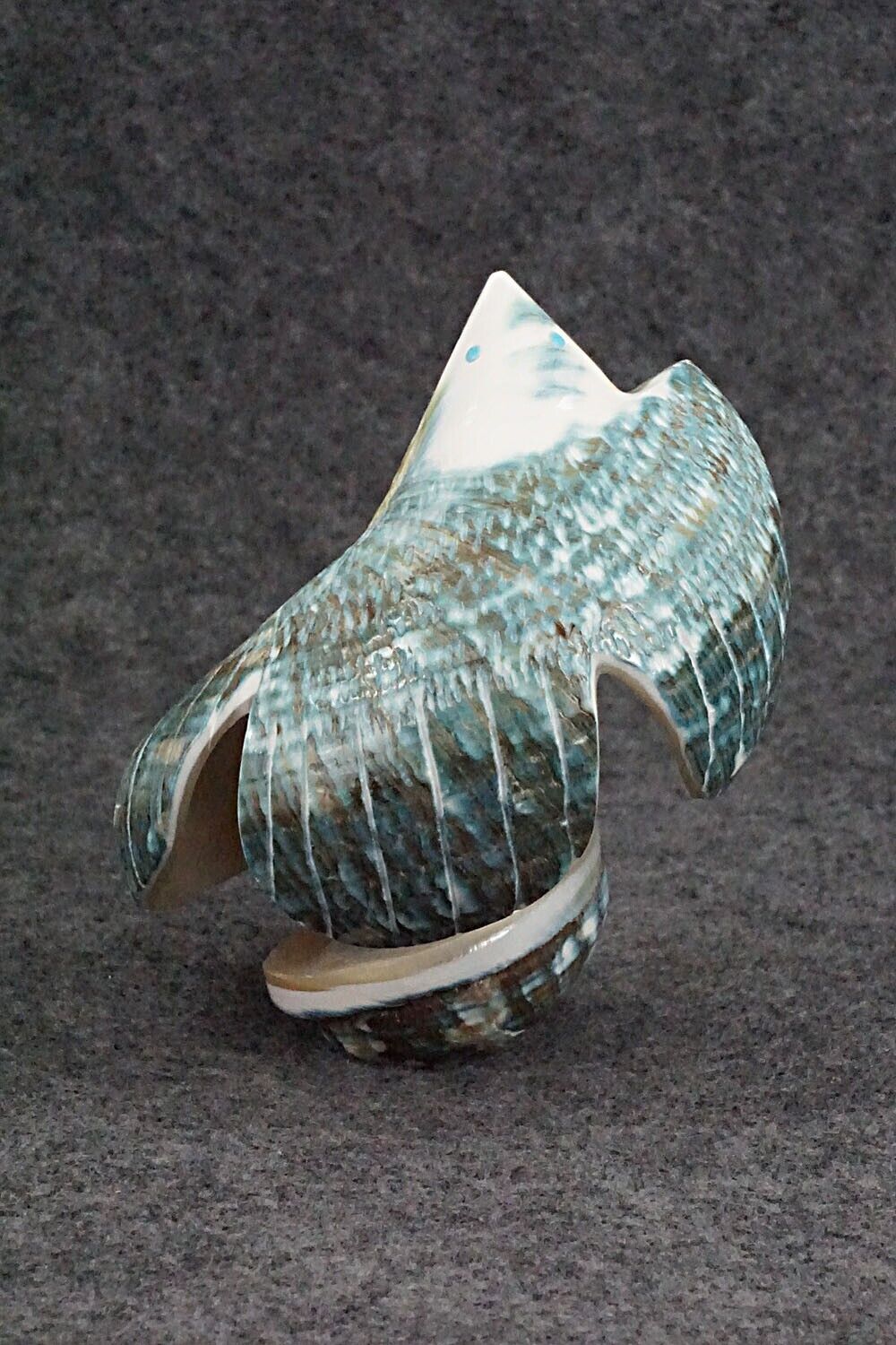Eagle Zuni Fetish Carving - Delvin Leekya