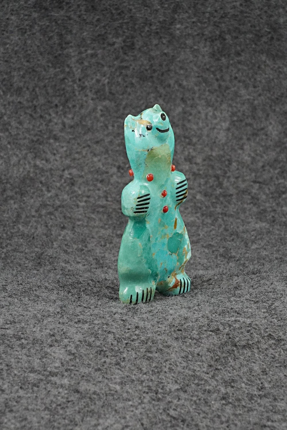 Bear Zuni Fetish Carving - Claudia Peina
