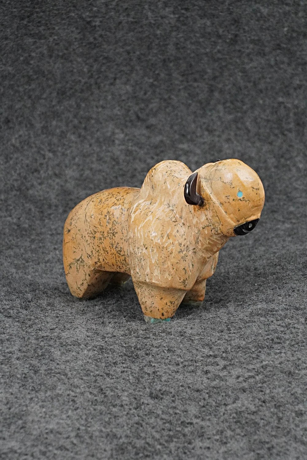 Buffalo Zuni Fetish Carving - Freddie Leekya