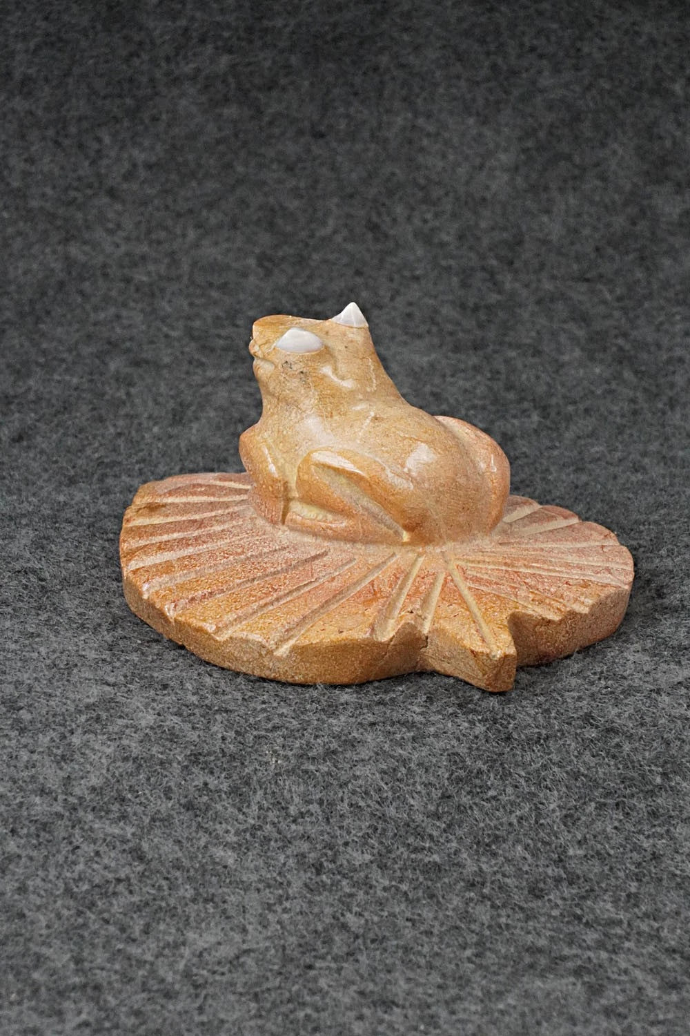 Frog Zuni Fetish Carving - Freddie Leekya