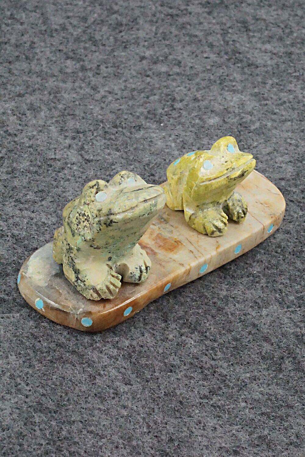 Frogs Zuni Fetish Carving - Stafford Chimoni