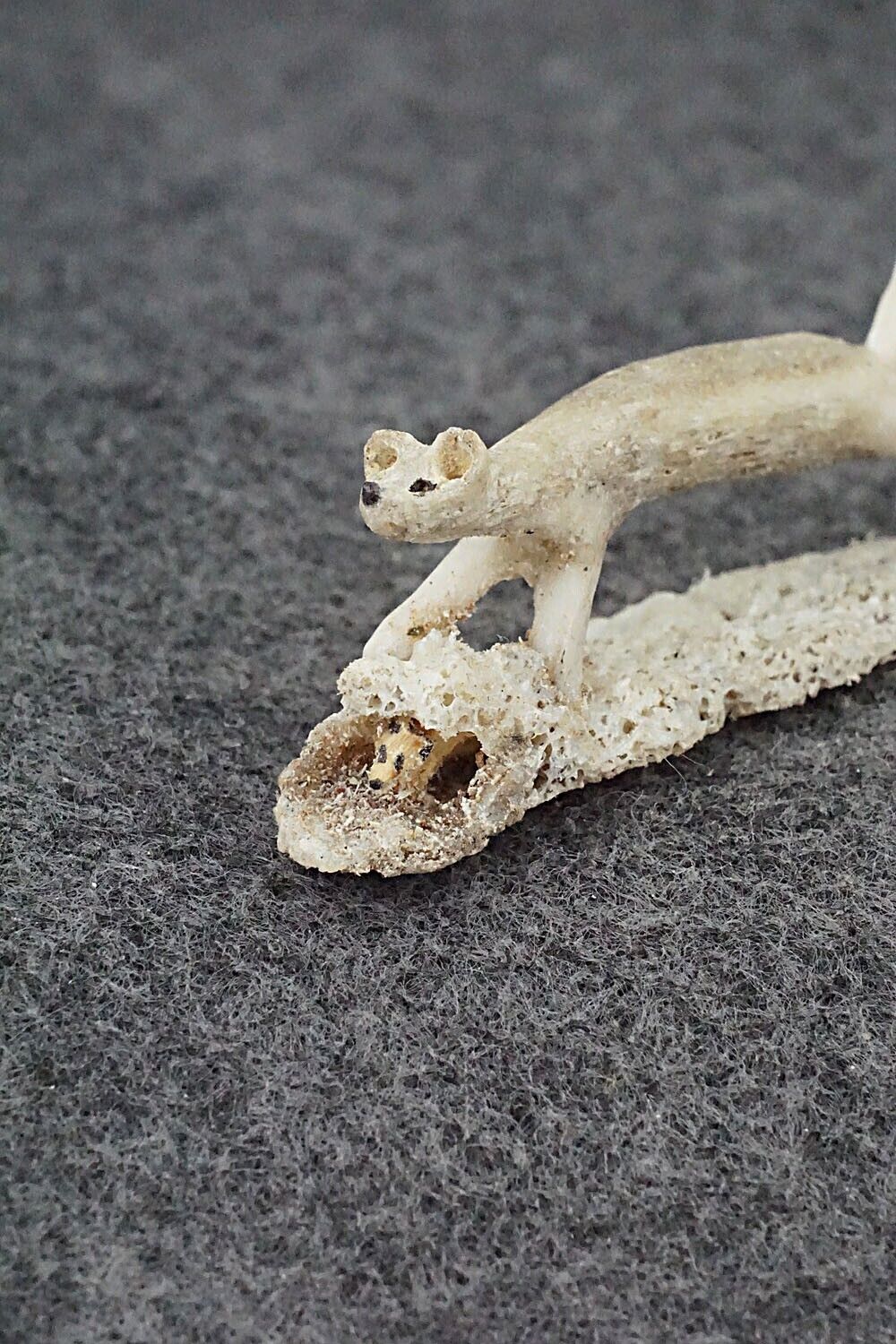 Wolf w/Mouse Zuni Fetish Carving - Ruben Najera