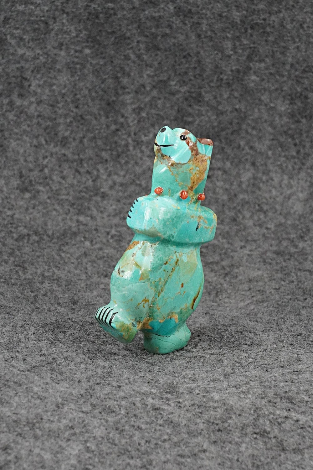 Bear Zuni Fetish Carving - Claudia Peina
