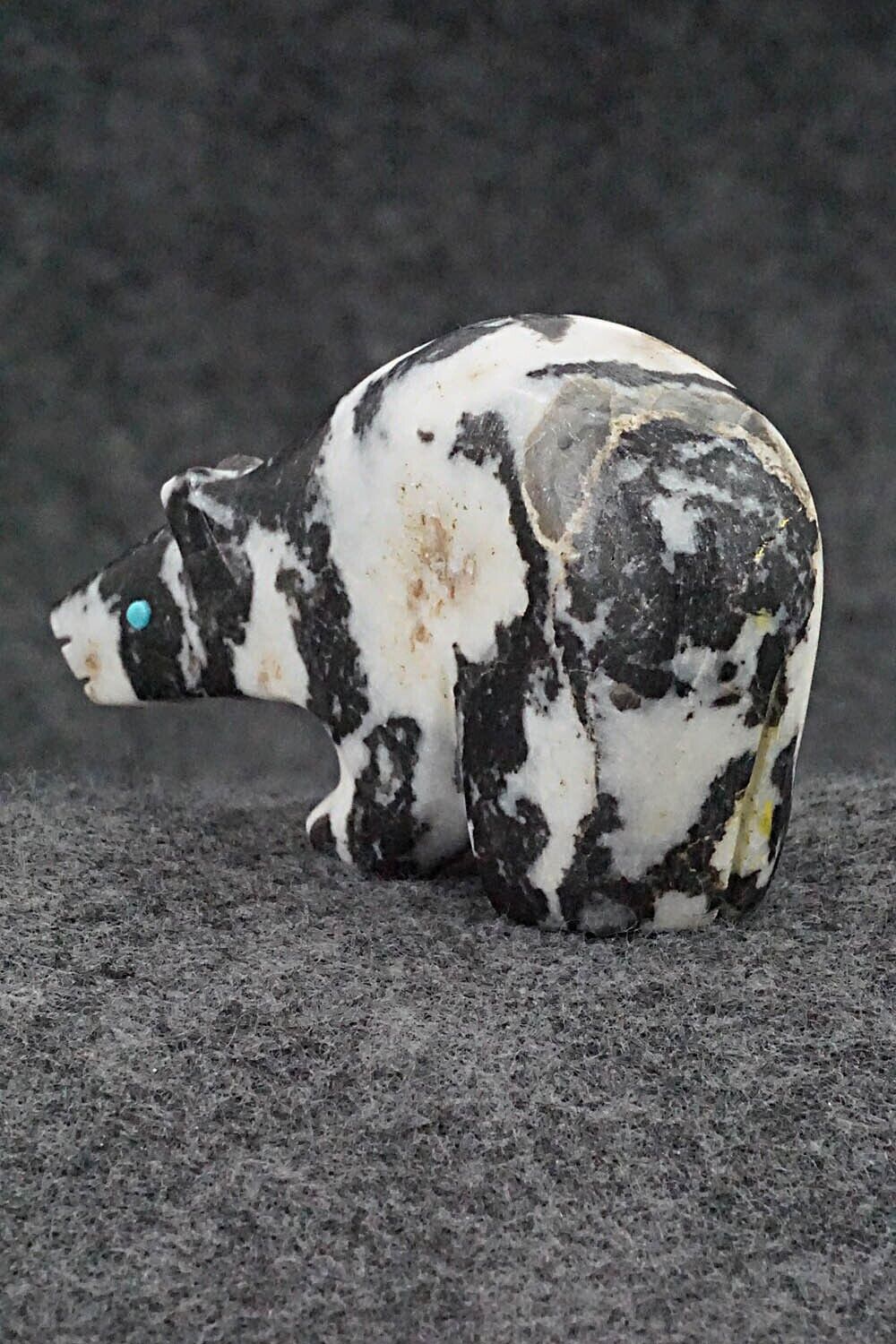 Bear Zuni Fetish Carving - Ronnie Lunasee