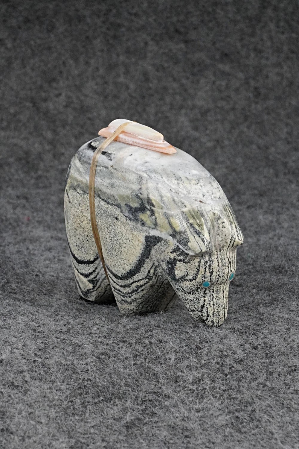Bear Zuni Fetish Carving - Delvin Leekya