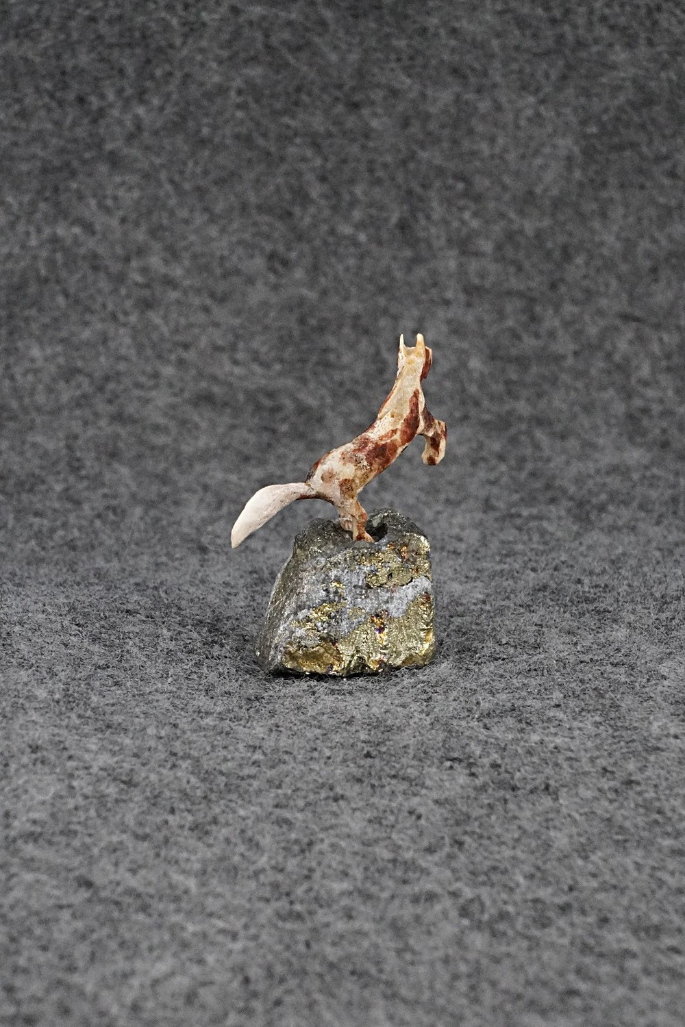 Horse Zuni Fetish Carving - Ruben Najera