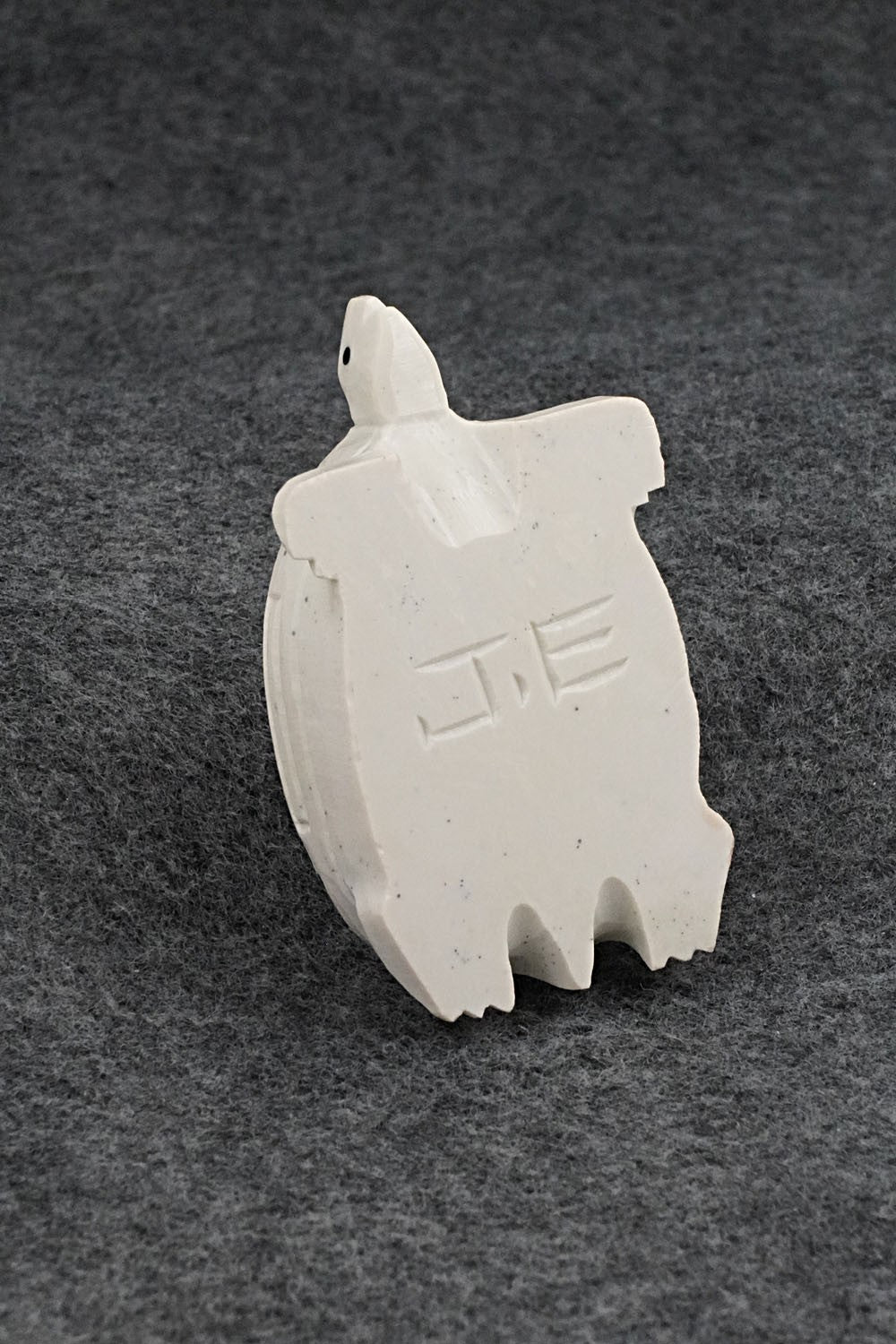 Turtle Zuni Fetish Carving - Jesus Espino