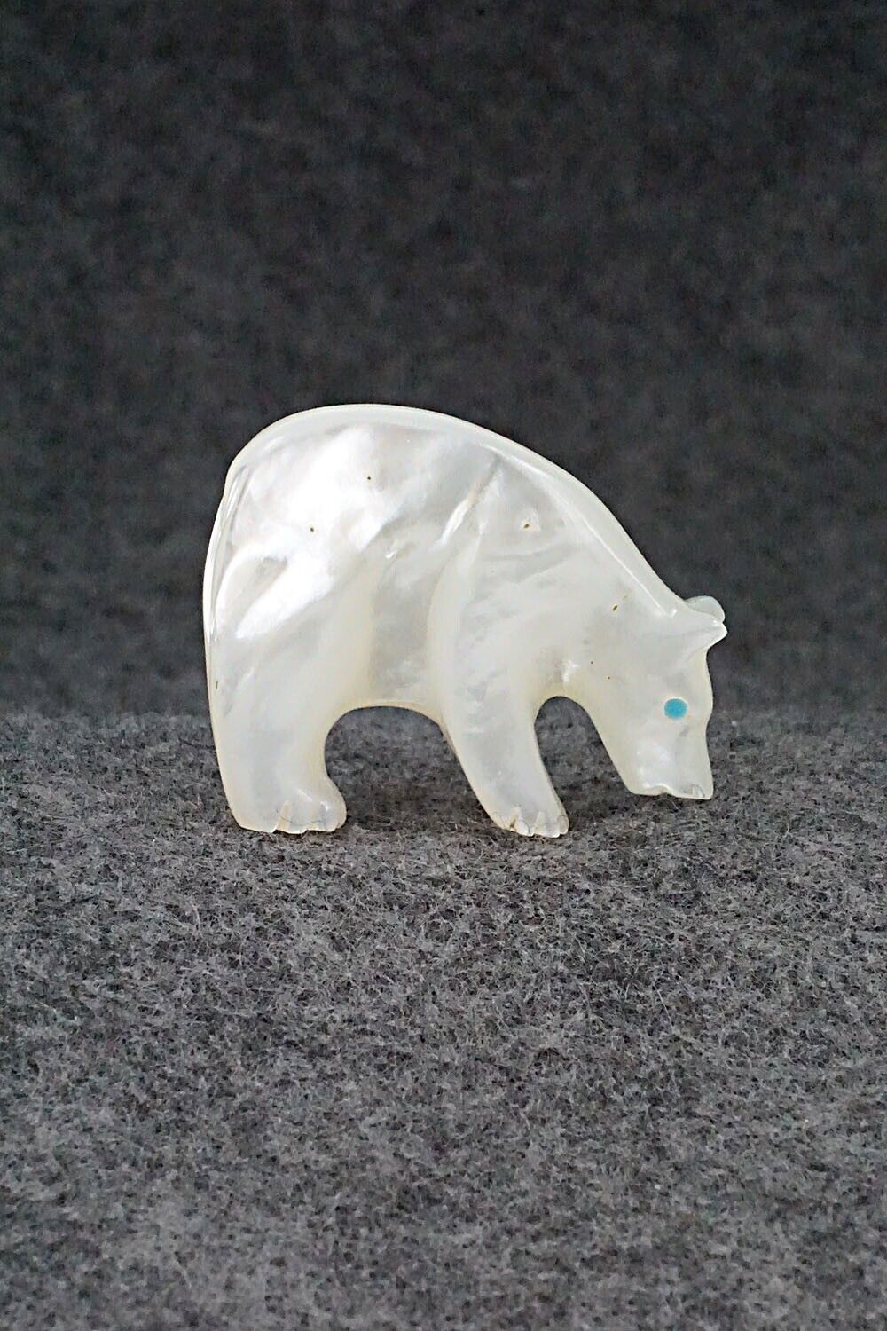 Bear Zuni Fetish Carving - Andres Quandelacy