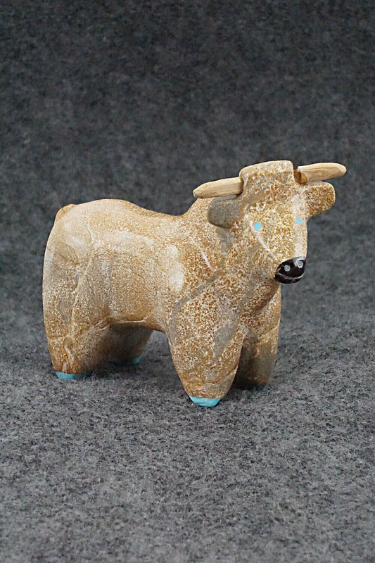 Bull Zuni Fetish Carving - Freddie Leekya