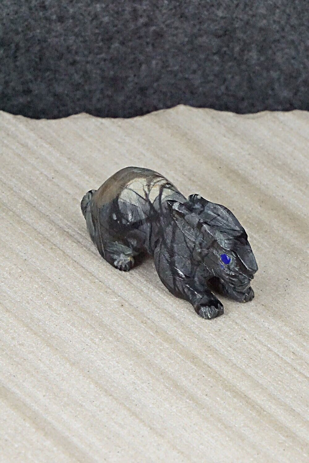 Rabbit Zuni Fetish Carving - Lance Cheama