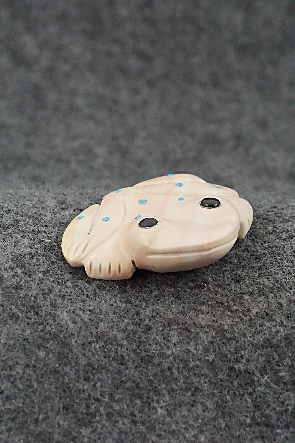 Frog Zuni Fetish Carving - Reynold Lunasee