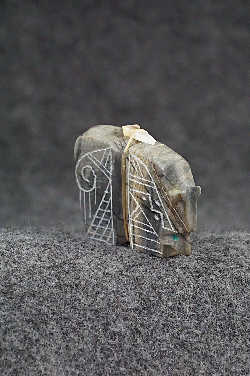 Bear Zuni Fetish Carving - Gabe Burns