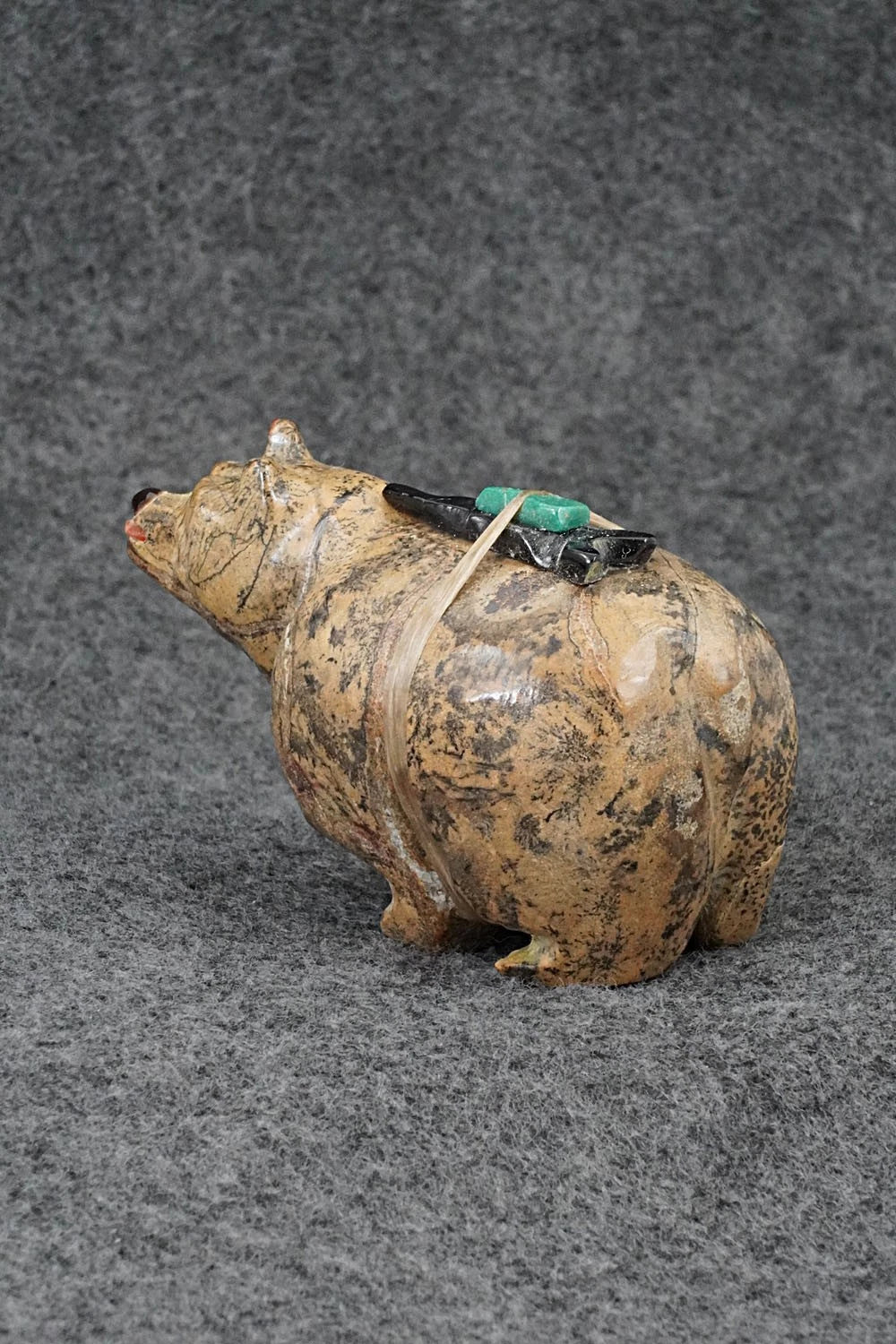 Bear Zuni Fetish Carving - Freddie Leekya