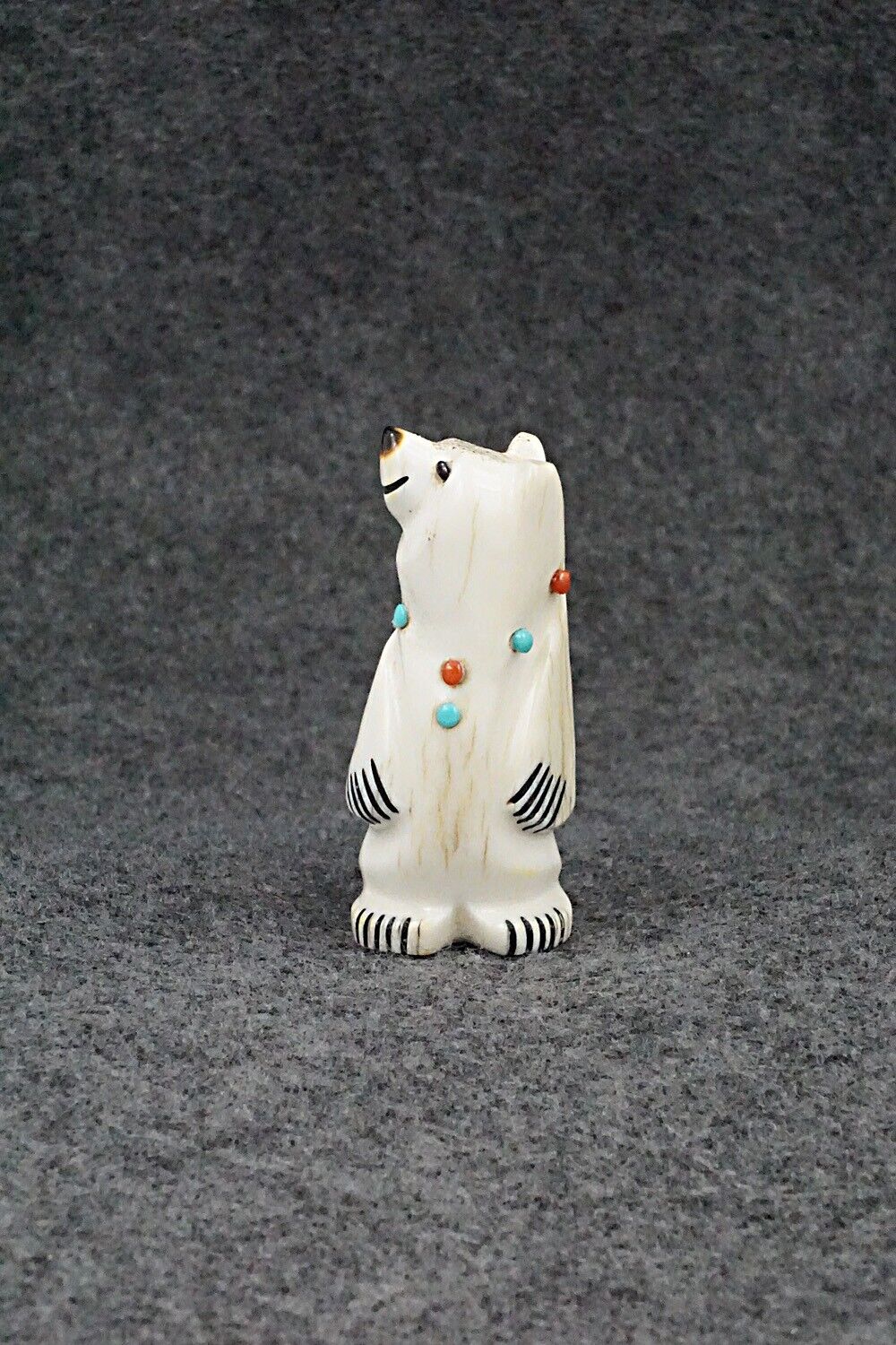 Bear Zuni Fetish Carving - Claudia Peina