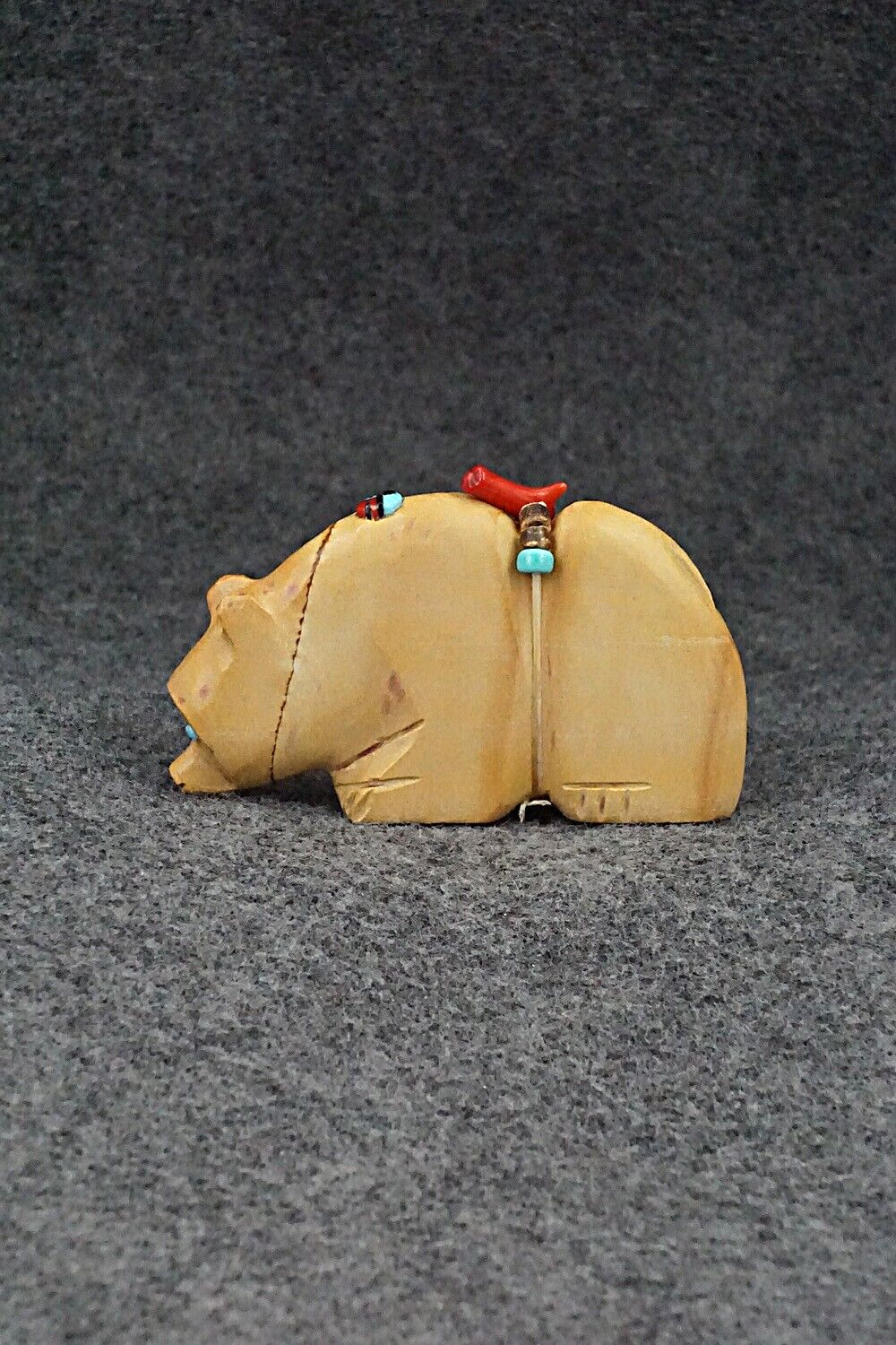 Bear Zuni Fetish Carving - Danette Laate