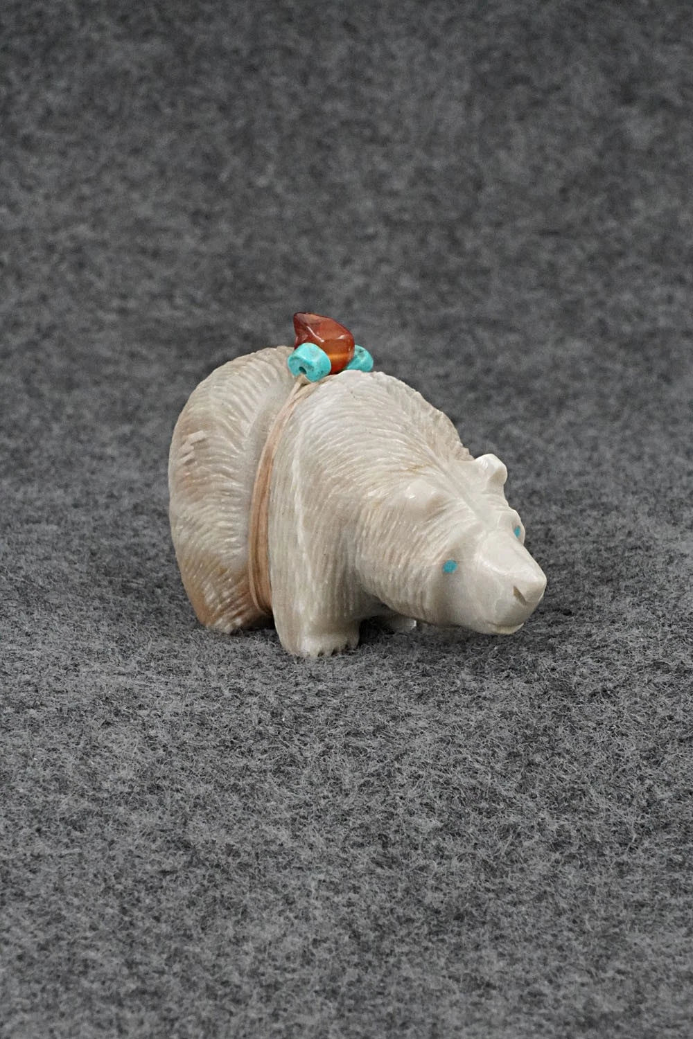 Bear Zuni Fetish Carving - Farlan & Paulette Quam