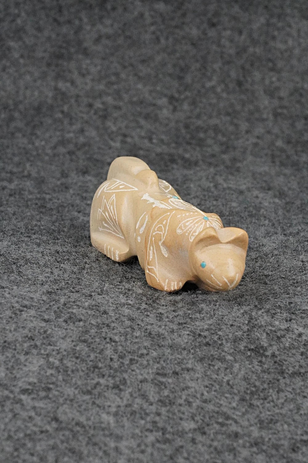 Mountain Lion Zuni Fetish Carving - Adrian Cachini