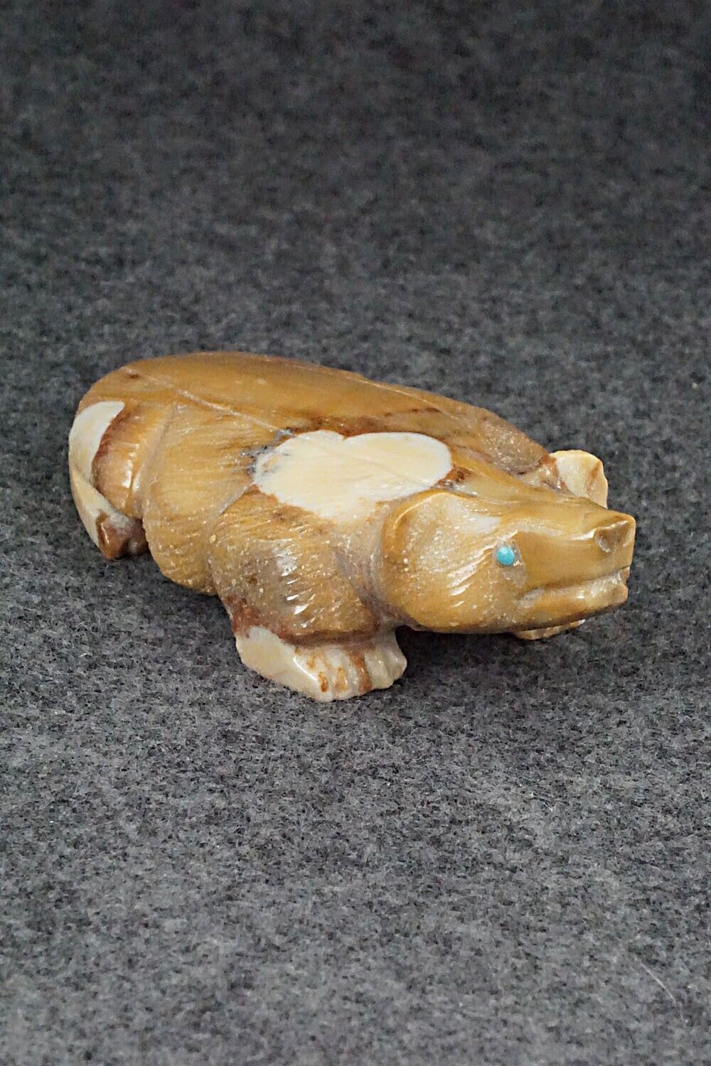 Badger Zuni Fetish Carving - Derrick Kaamasee