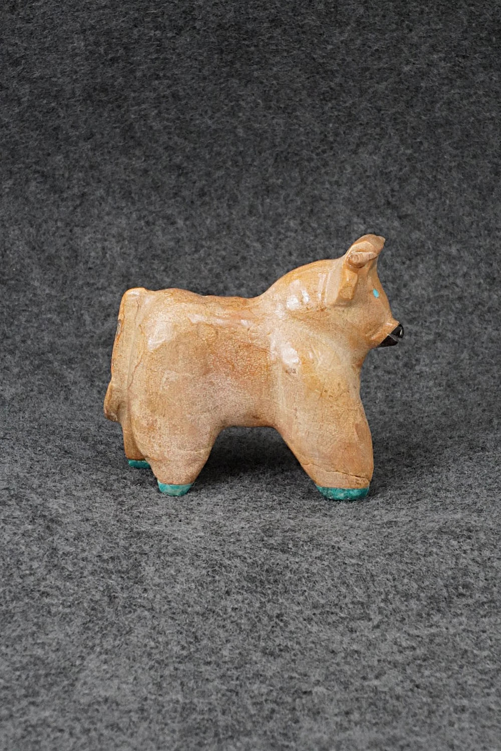 Bull Zuni Fetish Carving - Freddie Leekya