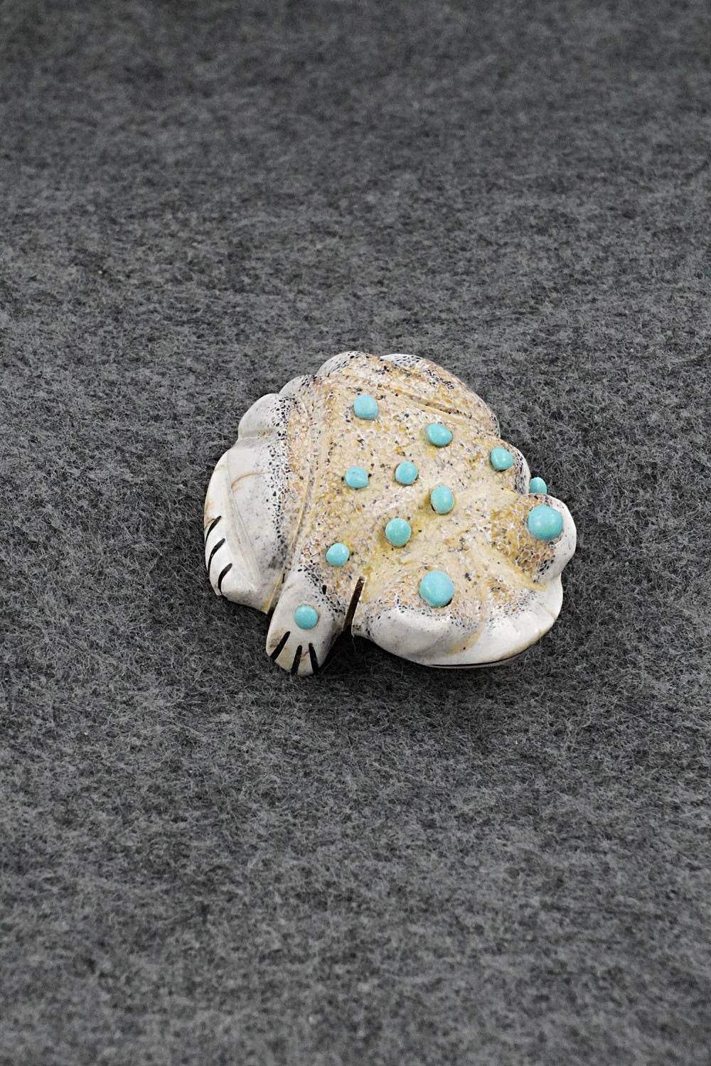 Frog Zuni Fetish Carving - Claudia Peina
