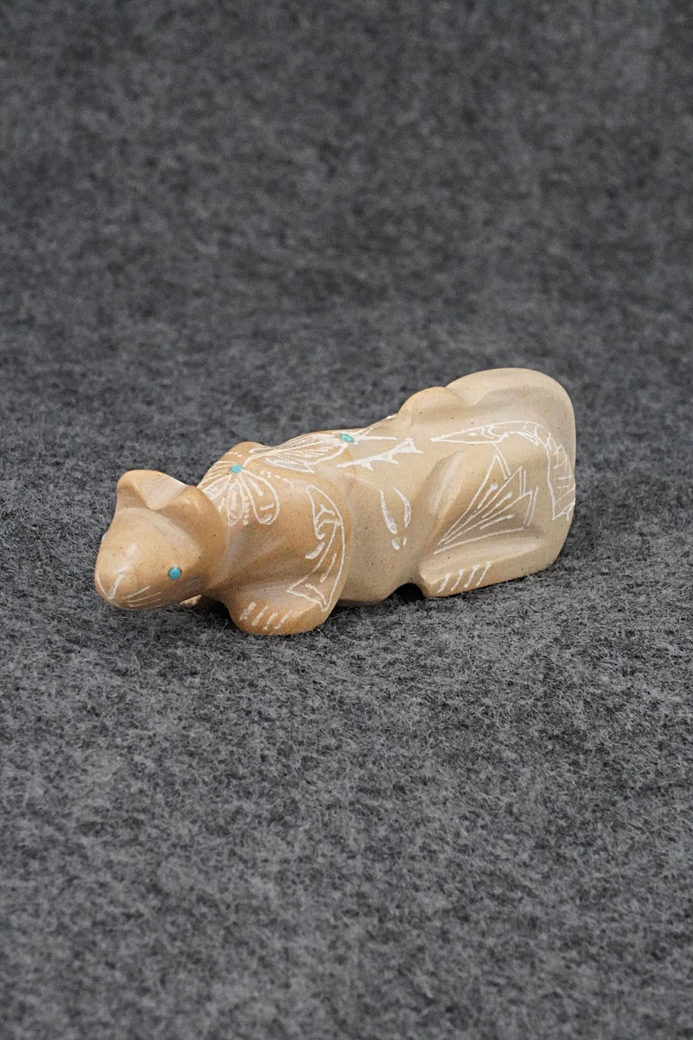 Mountain Lion Zuni Fetish Carving - Adrian Cachini