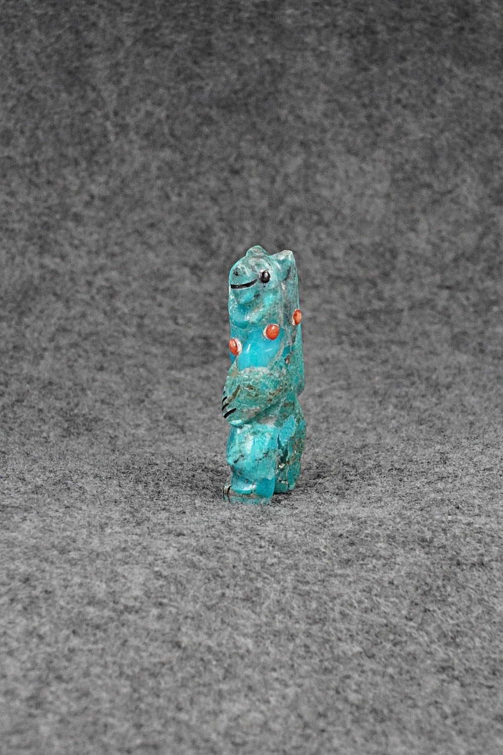 Bear Zuni Fetish Carving - Claudia Peina