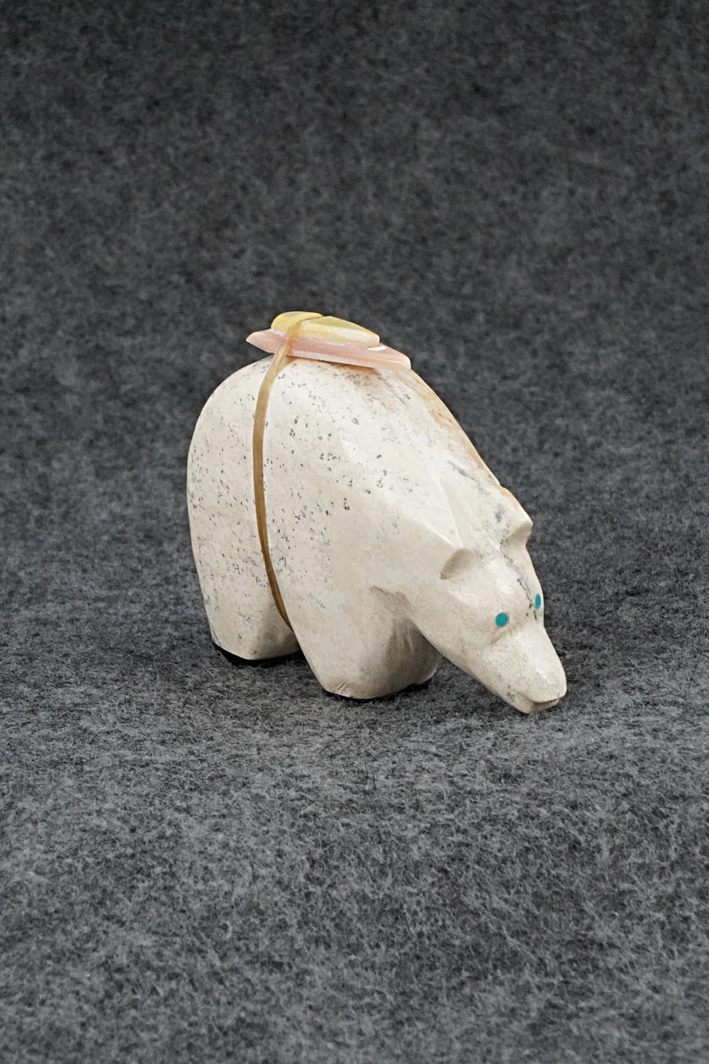 Bear Zuni Fetish Carving - Delvin Leekya