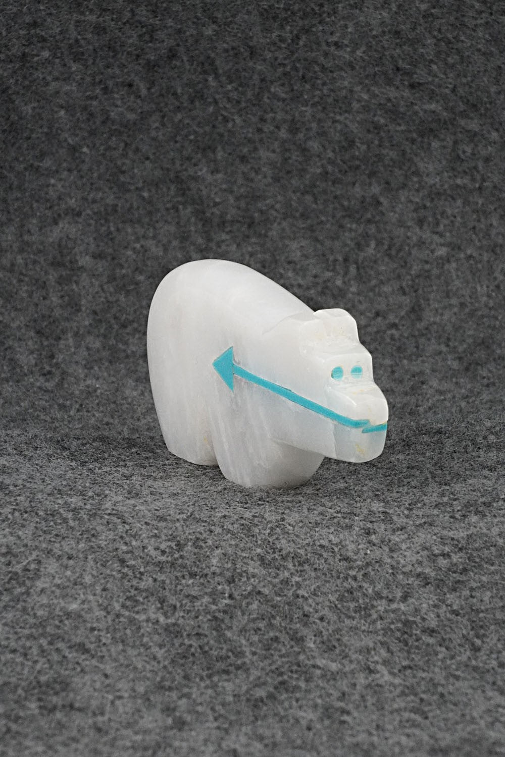 Bear Zuni Fetish Carving - Bernard Laiwakete