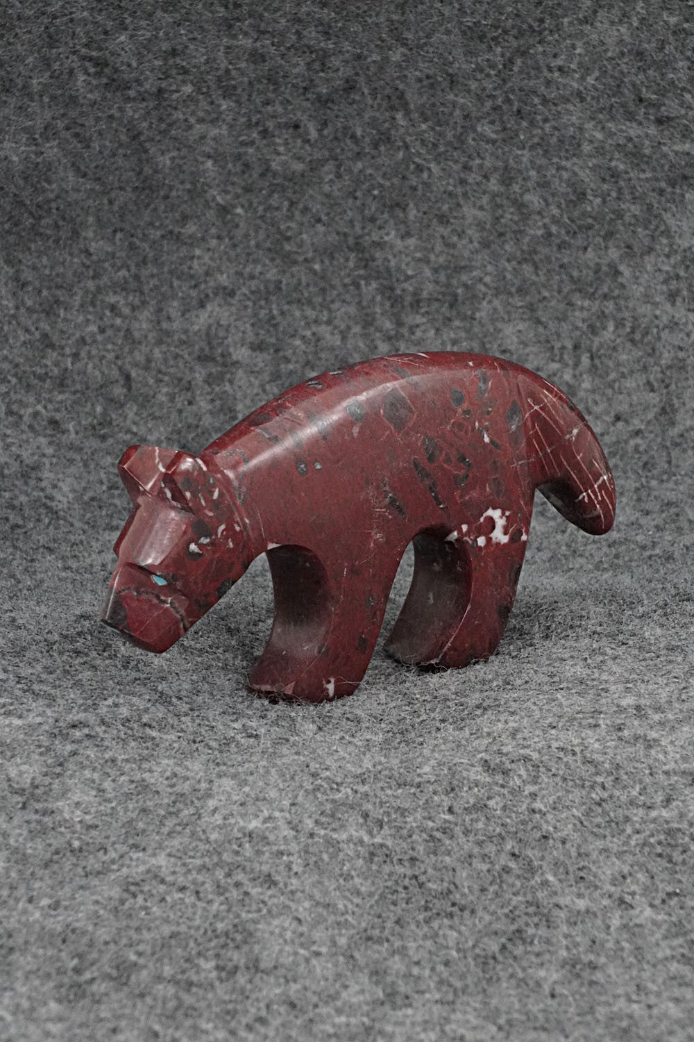 Wolf Zuni Fetish Carving - Kenric Laiwakete
