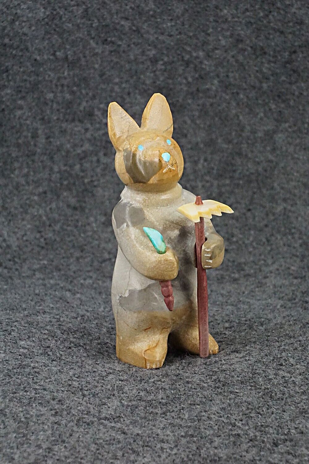 Rabbit with Carrot Zuni Fetish Carving - Enrike Leekya