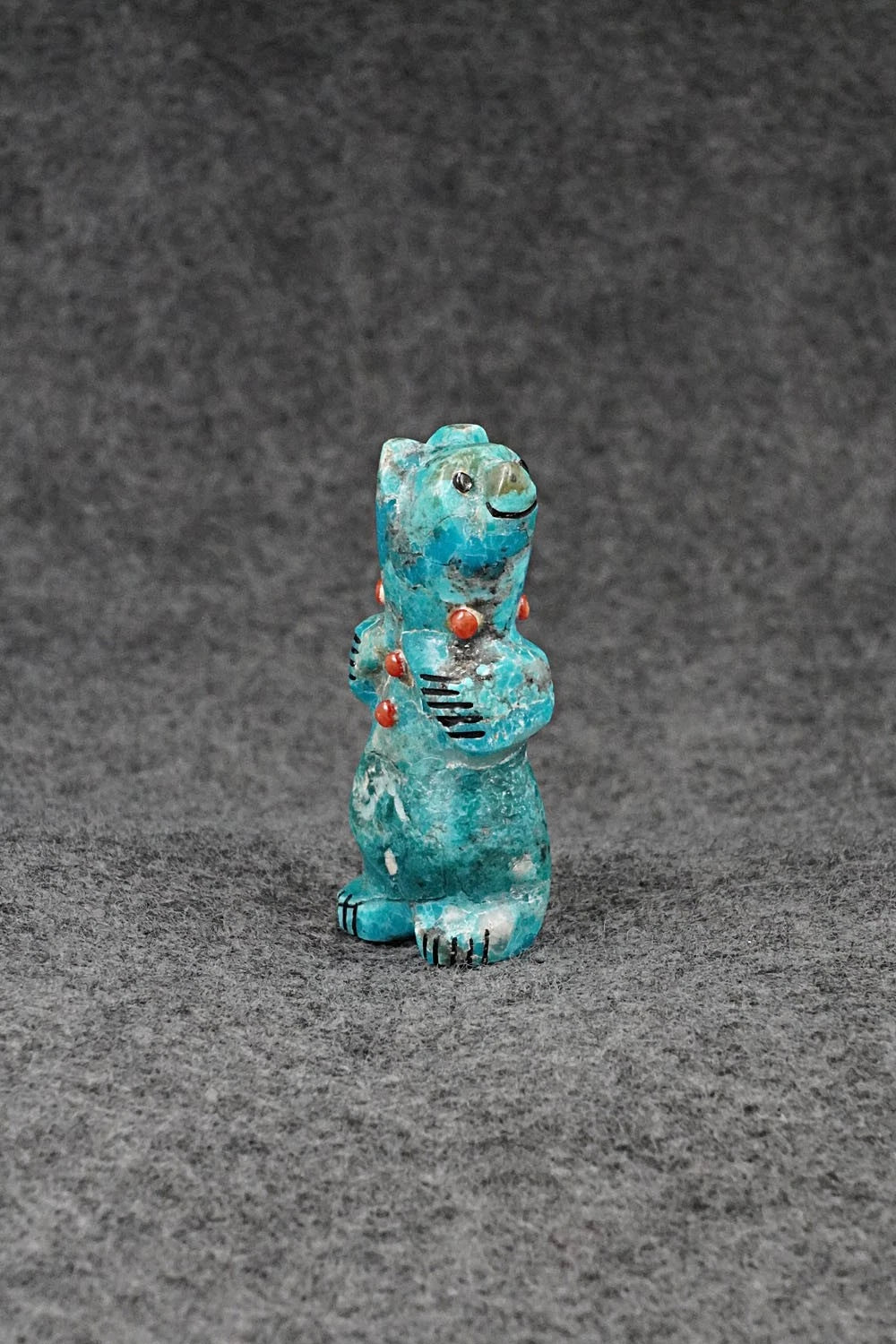 Bear Zuni Fetish Carving - Claudia Peina