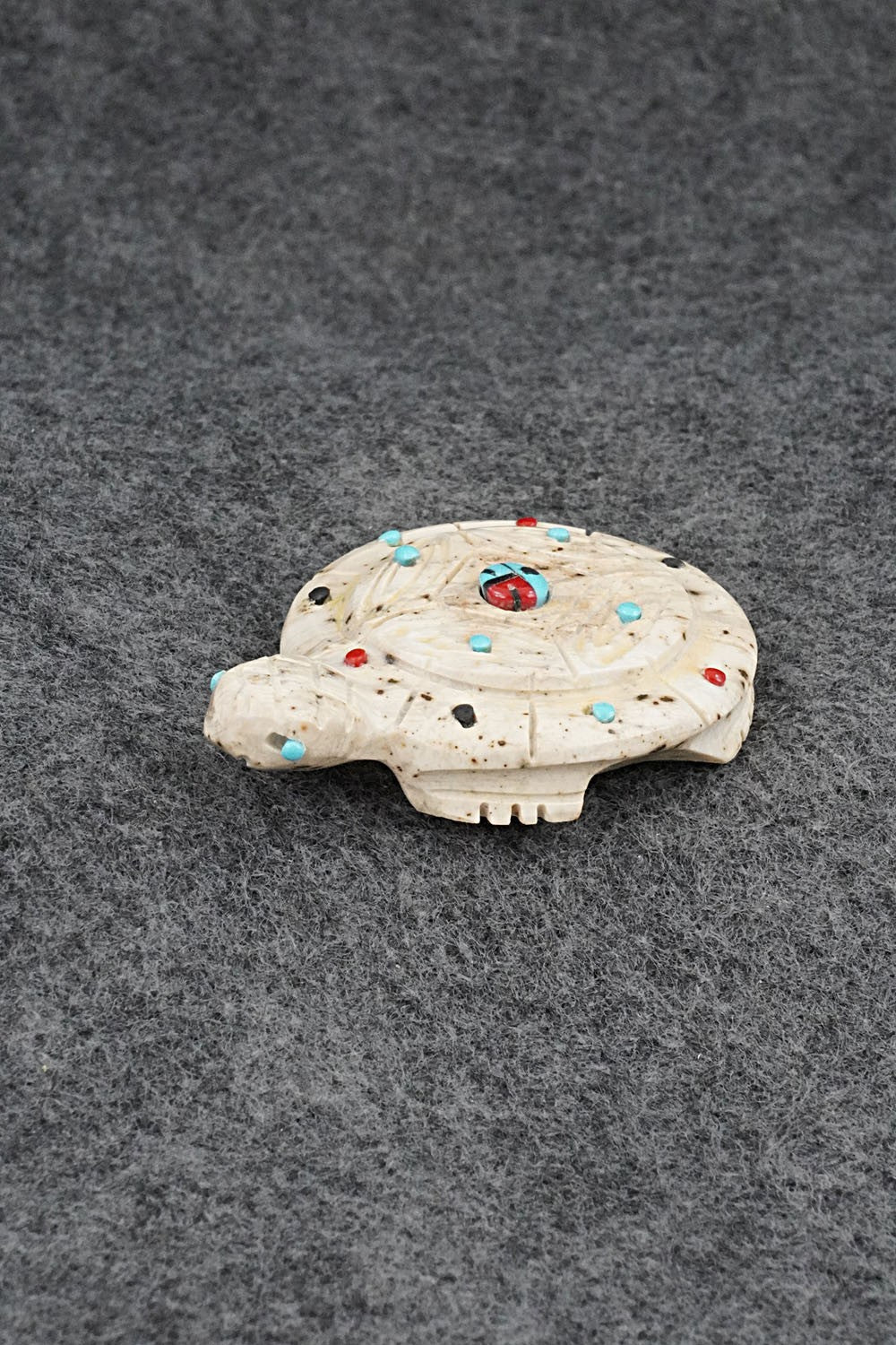 Turtle Zuni Fetish Carving - Dannette Laate