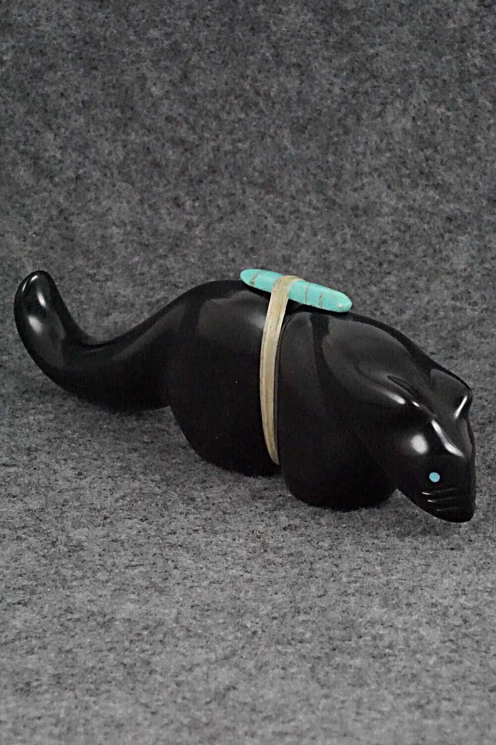 Mountain Lion Zuni Fetish Carving - Herbert Halate