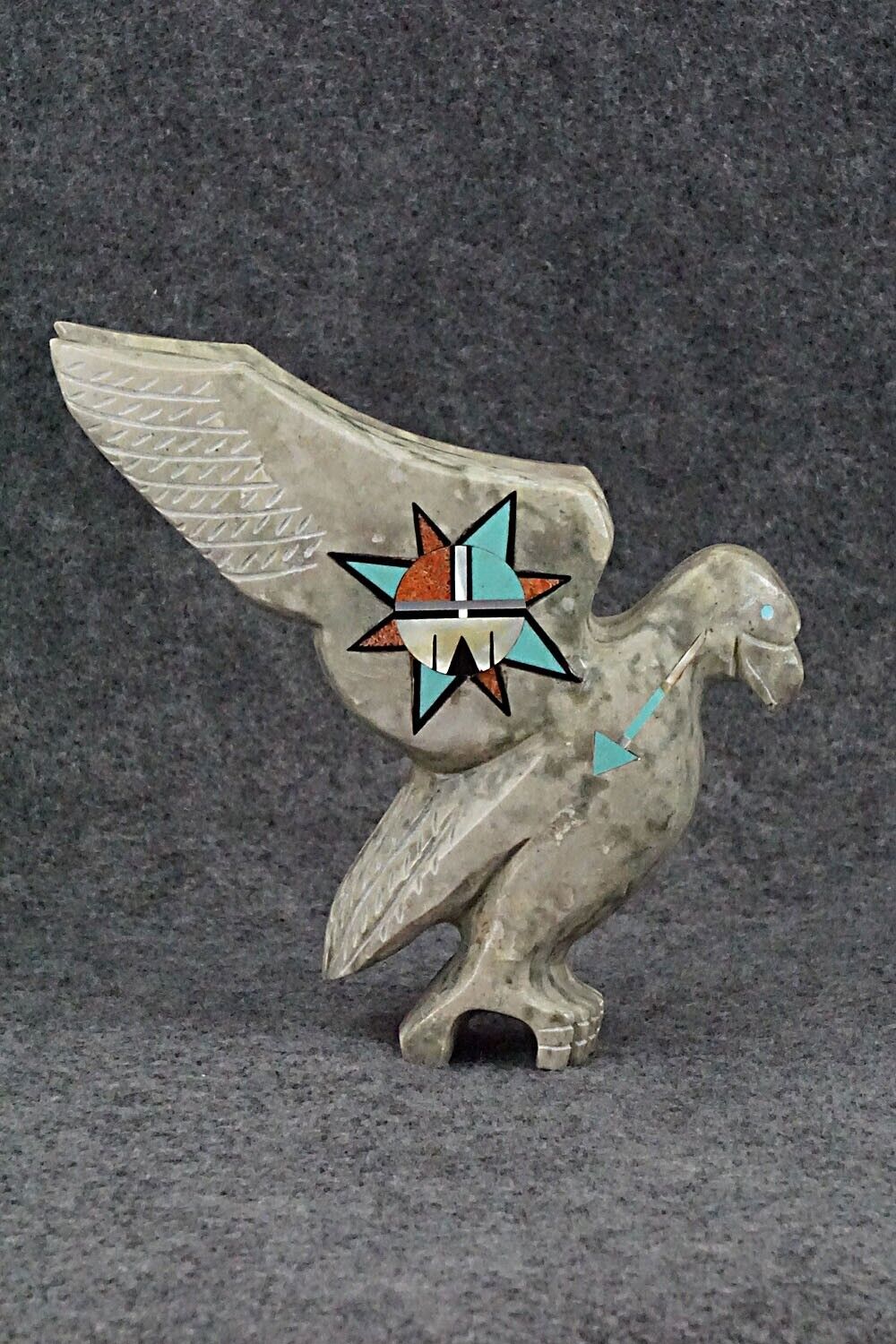 Eagle Zuni Fetish Carving - Andres Lementino