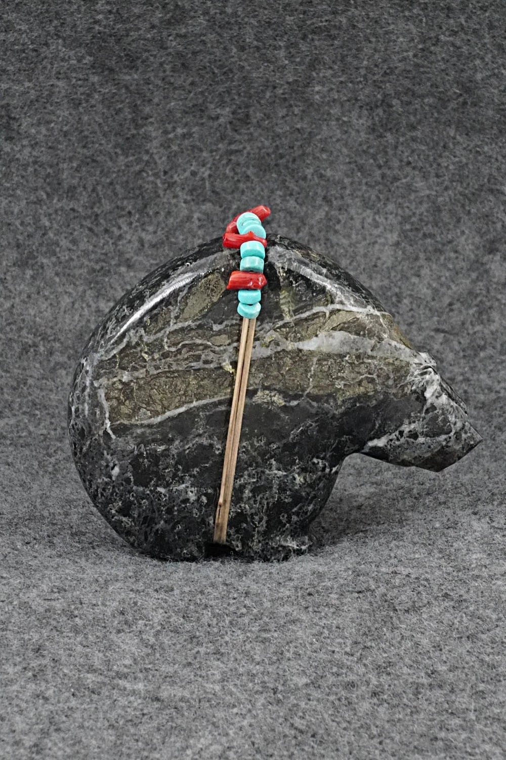 Bear Zuni Fetish Carving - Farlan & Paulette Quam