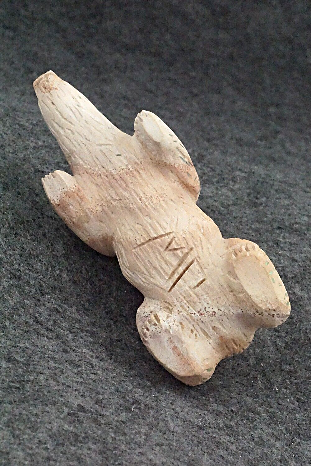 Bear Zuni Fetish Carving - Jeromy Weebothee