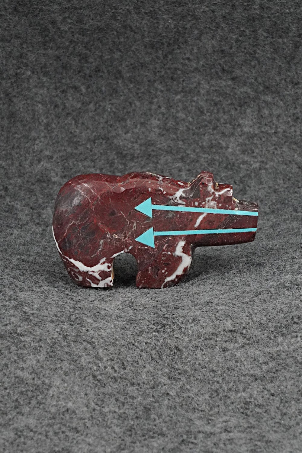 Bear Zuni Fetish Carving - Bernard Laiwakete