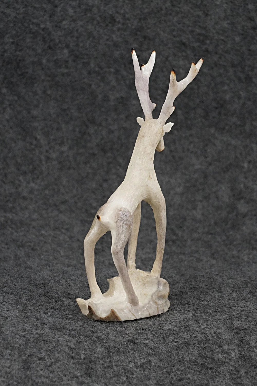 Deer Zuni Fetish Carving - Ruben Najara