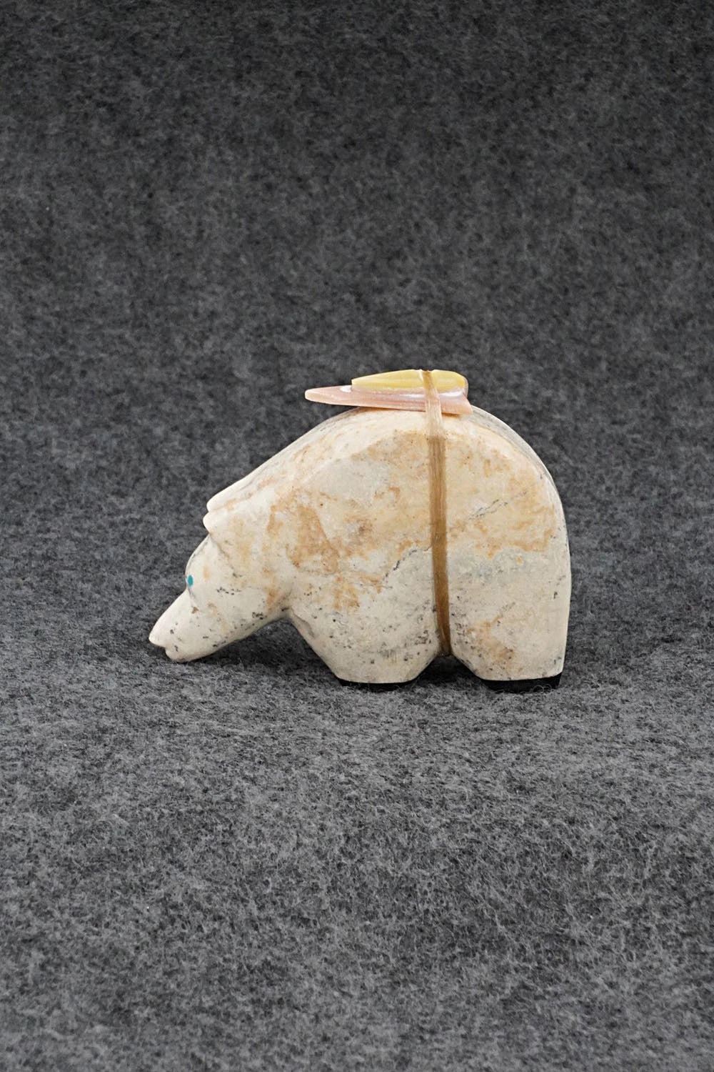 Bear Zuni Fetish Carving - Delvin Leekya